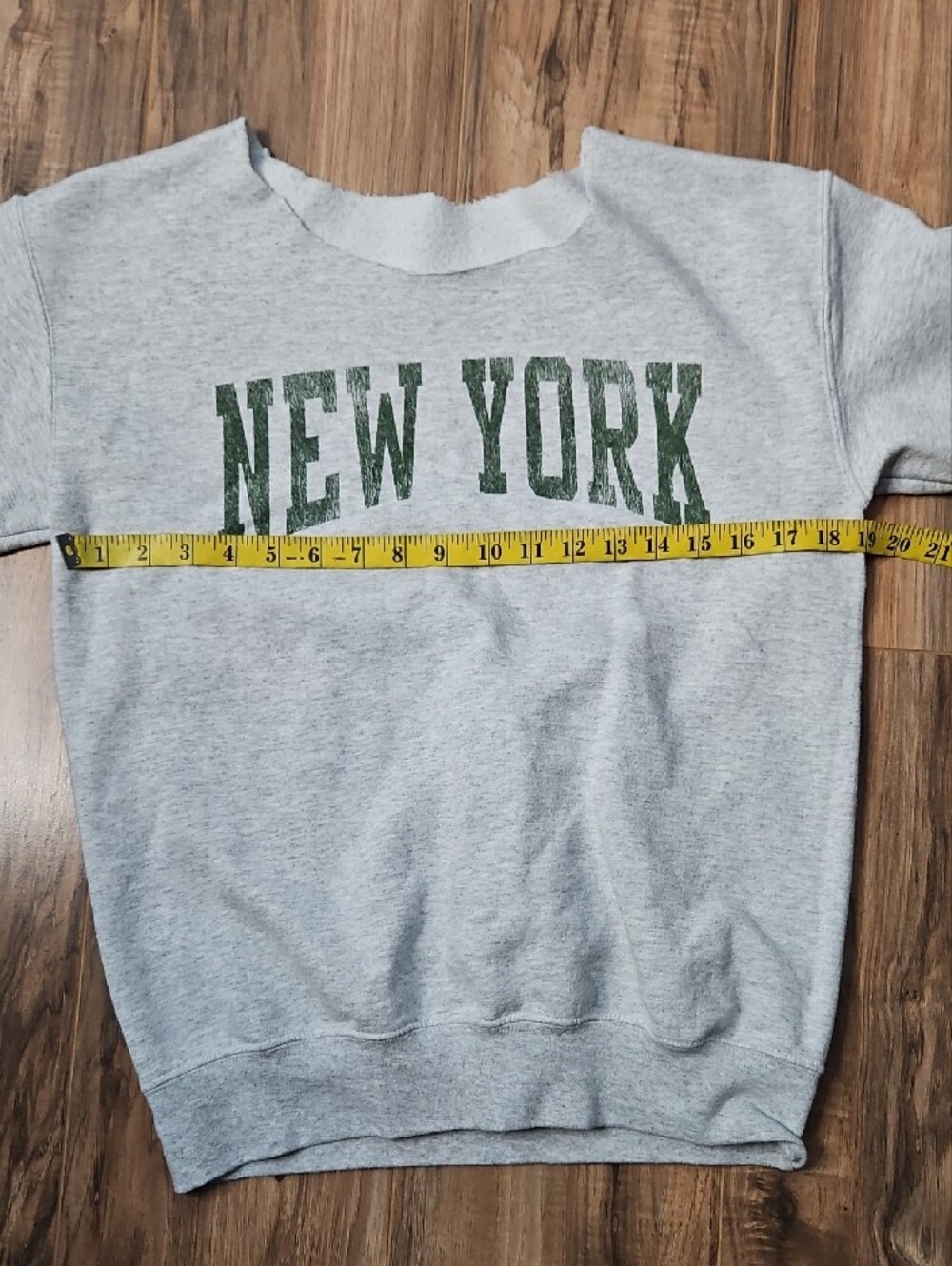 Women's Light Gray 'New York' Pullover Sweatshirt Medium - Picture 4 of 7